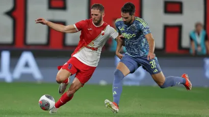 Aleksa Vukanović (Vojvodina) i Josip Šutalo (Ajaks)